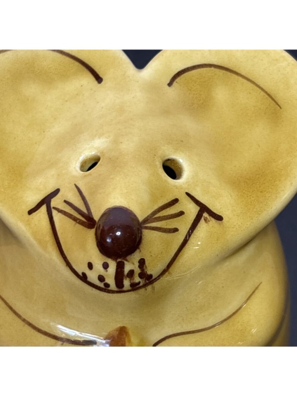 Vintage Gustin Mouse Parmesan Cheese Shaker Cheese Wedge Yellow Pottery Ceramic - Picture 8 of 9